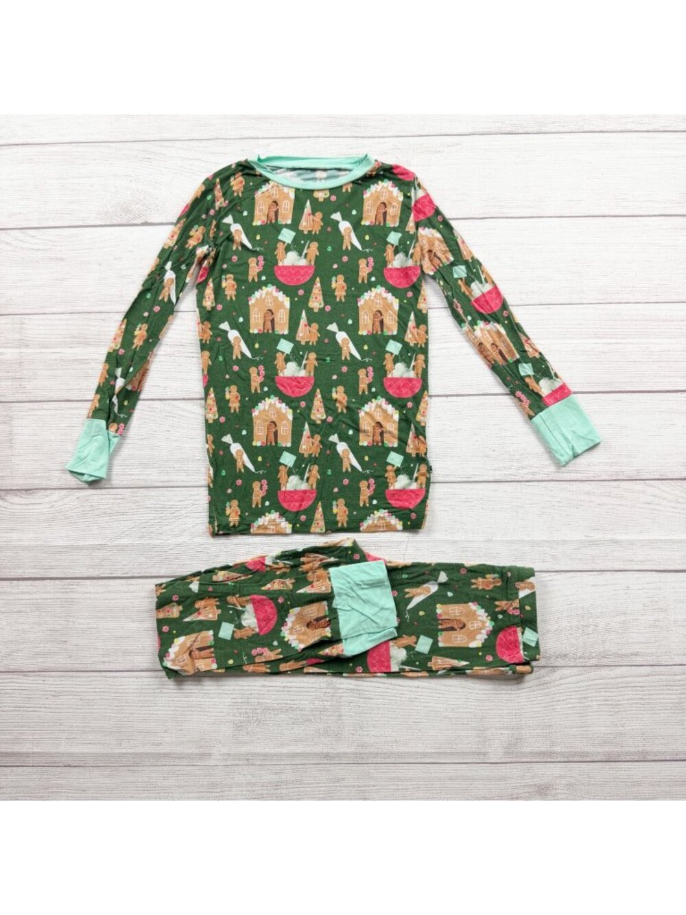 Kiki + Lulu Holiday Pajama Set Gingerbread House Print 7-8